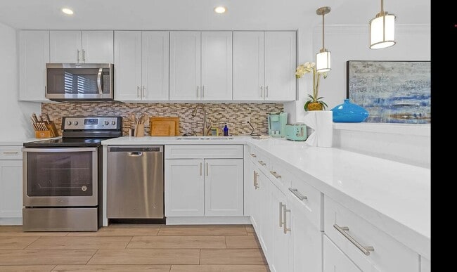 Building Photo - 601 N Ocean Blvd