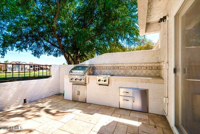 Building Photo - 8207 E Del Cuarzo Dr