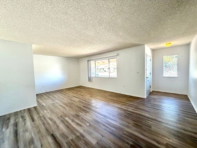 Building Photo - Low-Maintenance 2 Bed 2 Bath Home with Enclosed Patio in Sun City 55+ Community