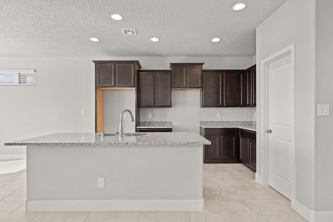 Building Photo - 4030 Silver Springs Road NE