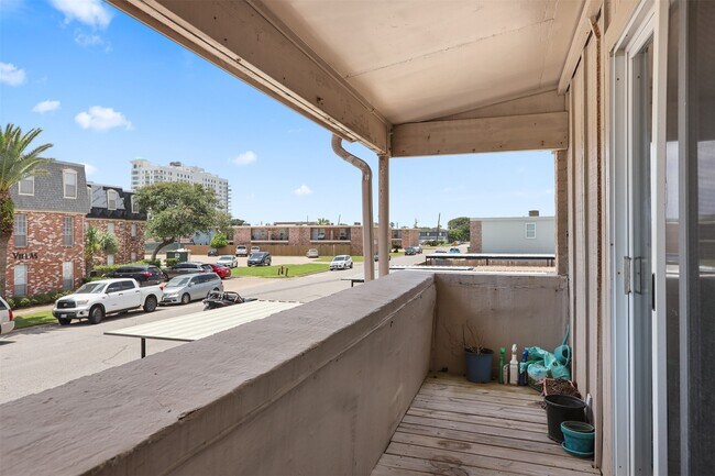 Building Photo - 215 Postoffice St