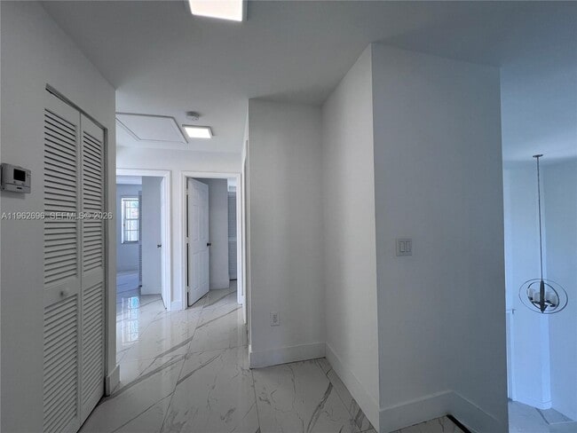 Building Photo - 109 Gables Blvd