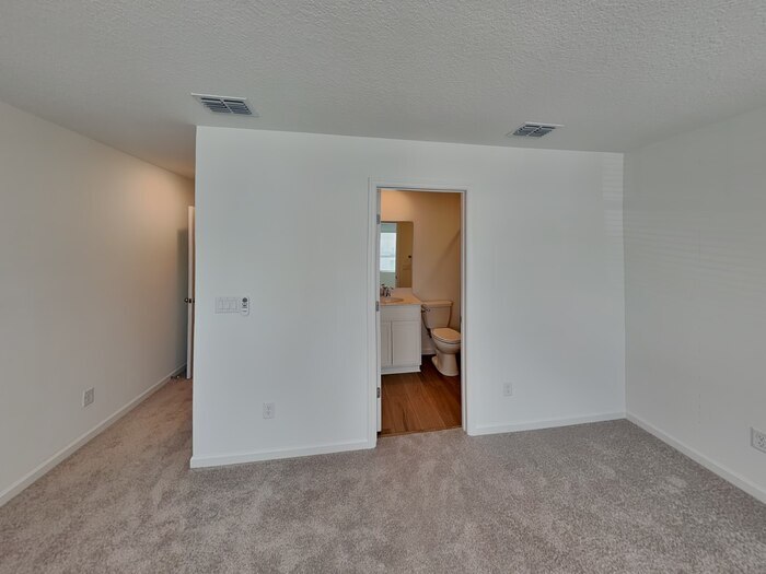 Building Photo - 594 Holly Lks Dr