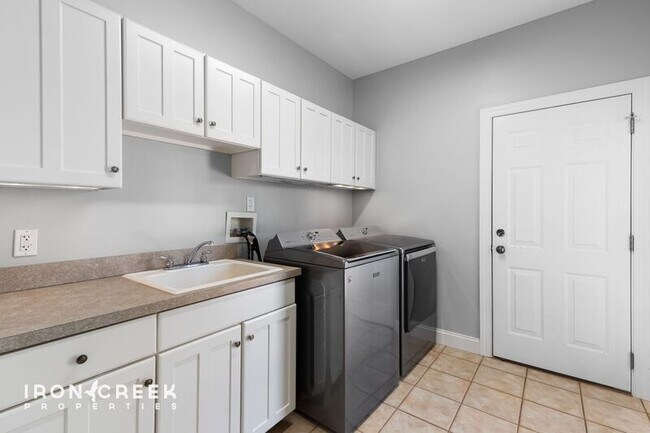 Building Photo - 1904 Bearberry Ln