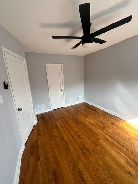 Building Photo - 421 Torner Rd