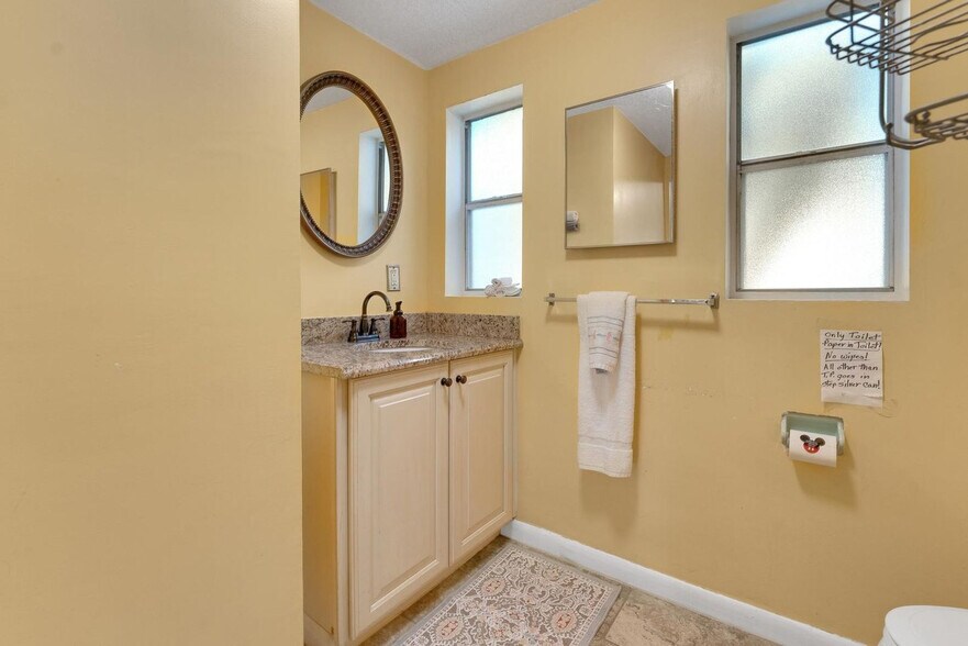 Building Photo - 7901 Lois Mae Ct