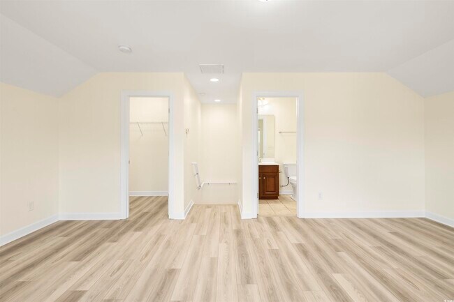 Building Photo - 3284 Saddlewood Cir