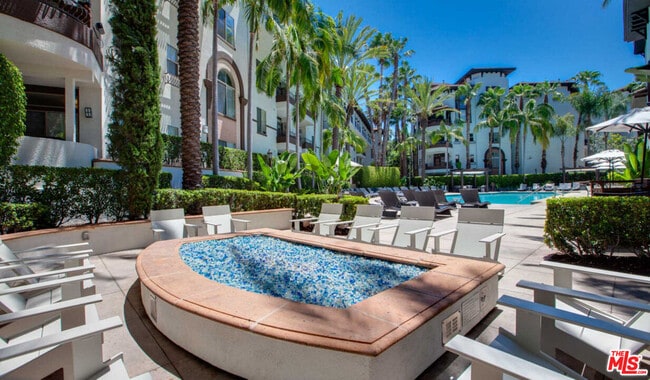 Building Photo - 348 Hauser Blvd