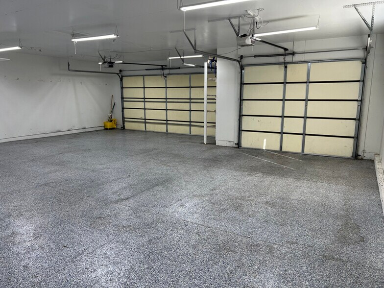 Building Photo - 5223 S 4700 W