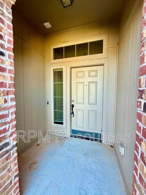 Building Photo - 5601 Sanderling Rd