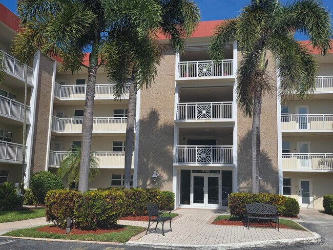 Building Photo - 3100 NE 48th Ct
