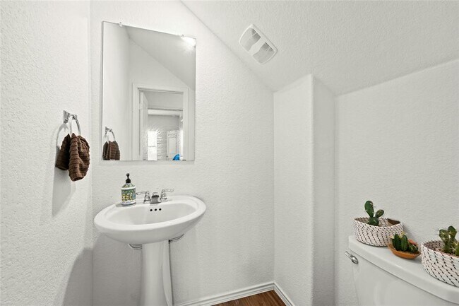 Building Photo - 5653 Bellissima Way