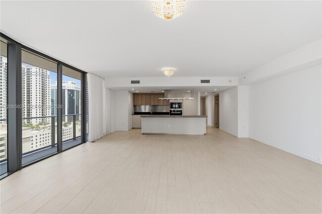 Building Photo - 1000 Brickell Plaza