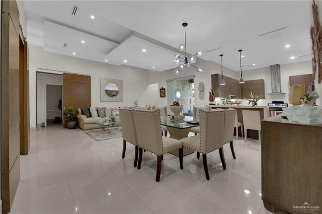 Building Photo - 28 Sycamore Ave