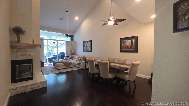 Building Photo - 504 W Palm Aire Dr