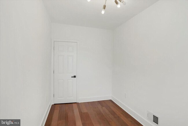 Building Photo - 2636 Manton St