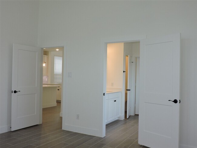 Building Photo - 12846 Meadow Wind Wy