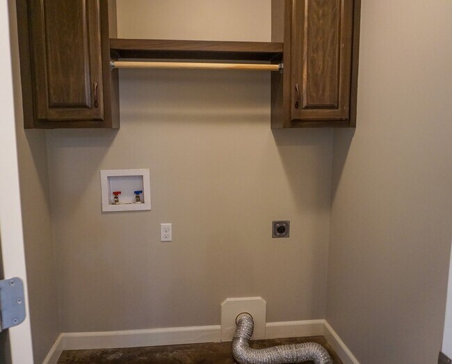 Building Photo - **Coming Soon** 4 Bedroom Home in Valley View