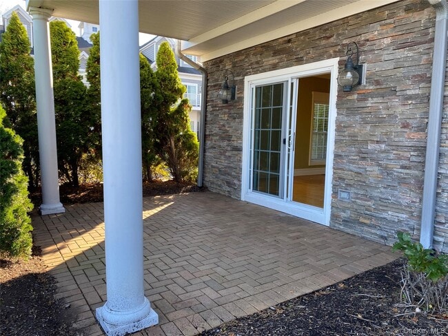 Building Photo - 16 Nicole Ct