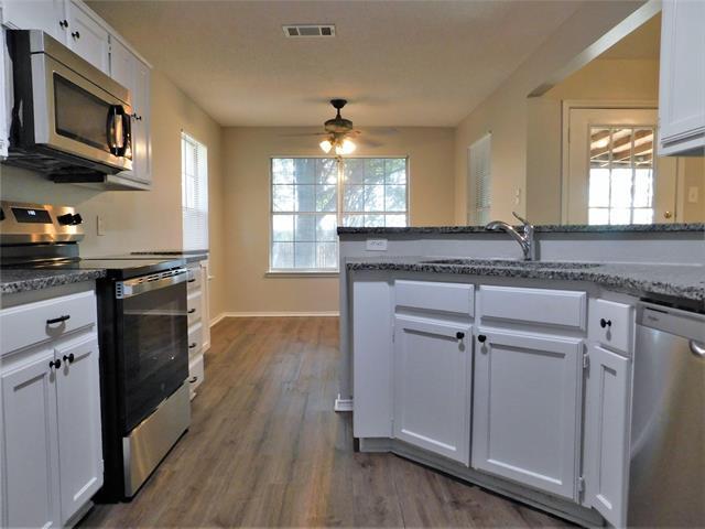 Building Photo - 1008 Bayfield Dr