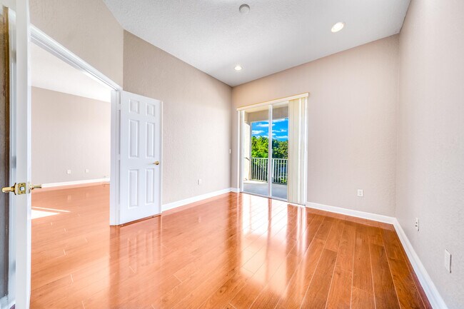 Building Photo - 2324 Simonson Dr