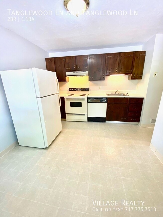 Building Photo - 442 Tanglewood Ln