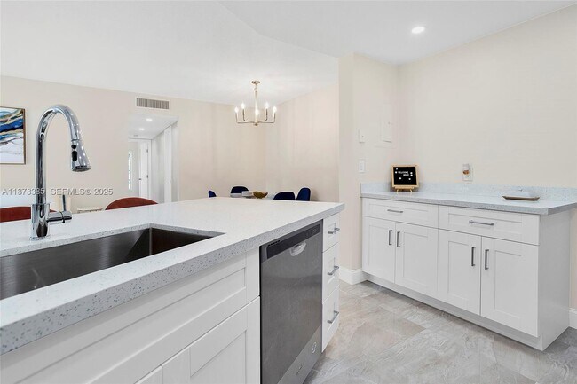 Building Photo - 7527 S Oriole Blvd