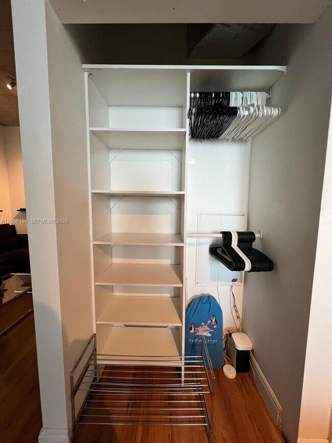 Building Photo - 690 SW 1st Ct