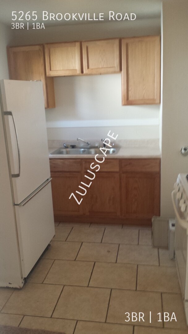 Building Photo - 5265 S Brookville Rd