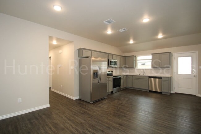 Building Photo - 505 Bonnie Dr