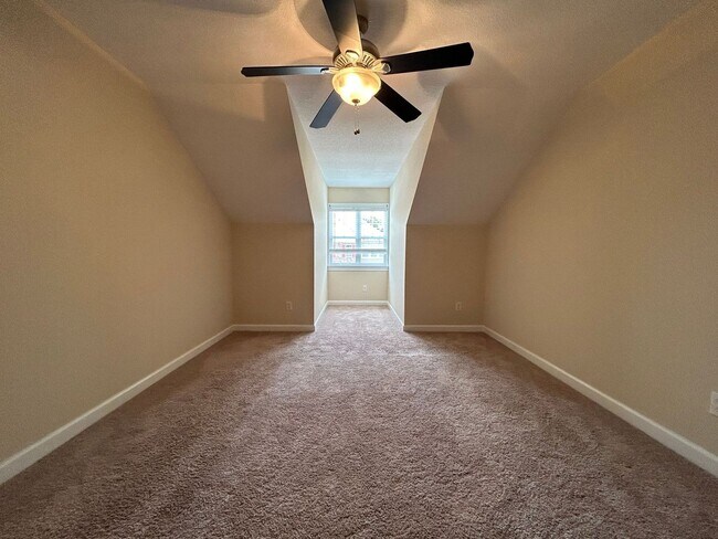 Building Photo - Charming 3-Bedroom Home in Prime VB Locati...