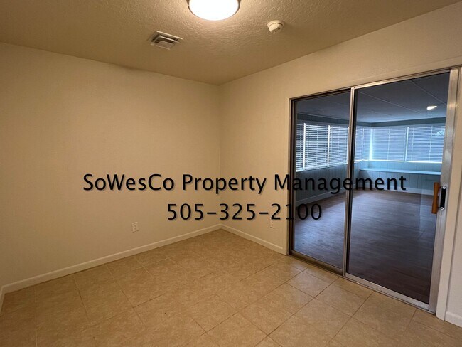 Building Photo - Beautifully Remodeled Large Home in Aztec