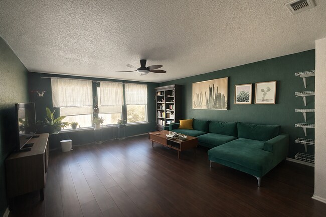 Building Photo - 630 San Augustine Blvd