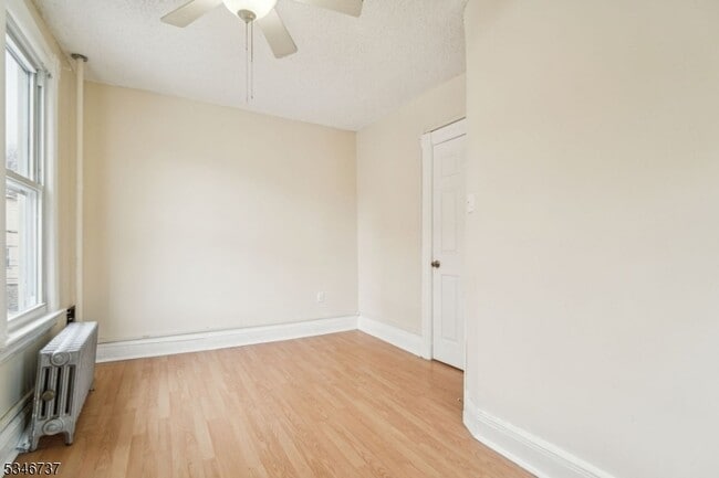 Building Photo - 44 Elm St