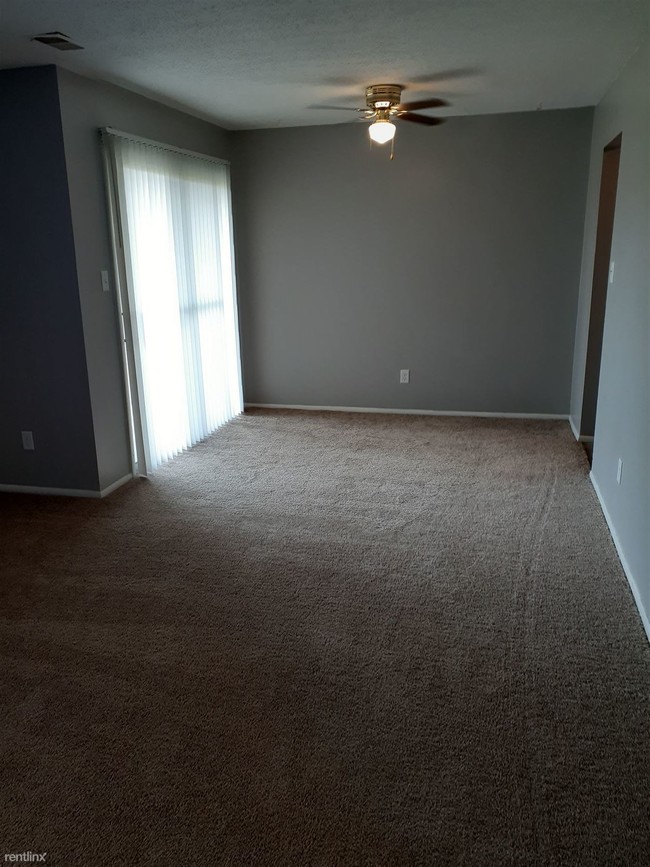 Building Photo - 7455 Rockleigh Ave