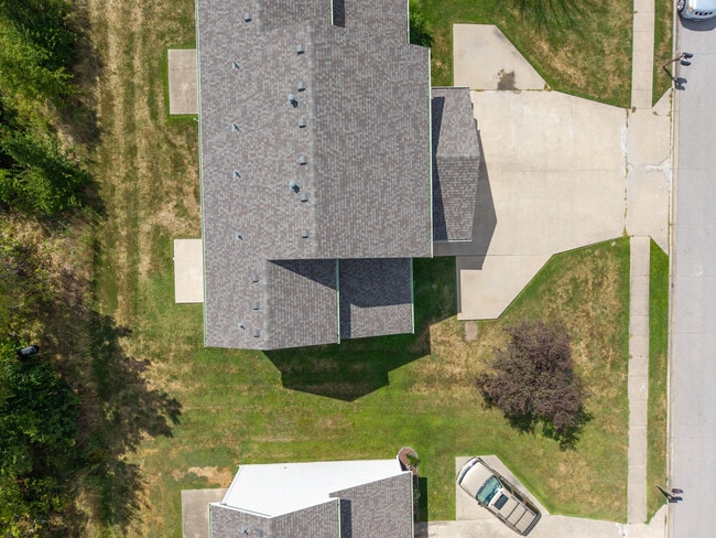 Building Photo - 5718 Canaveral Dr