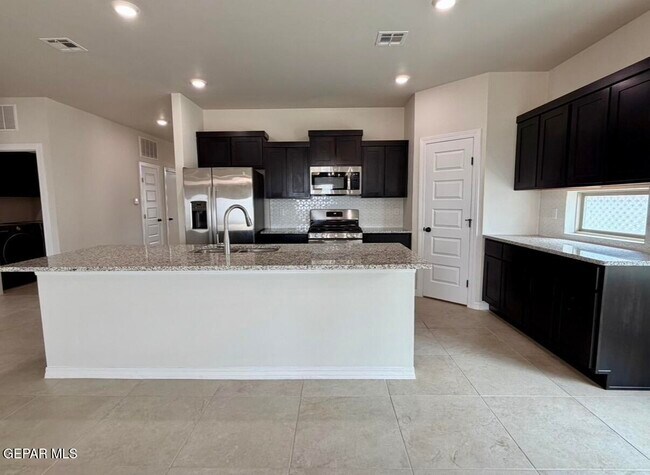Building Photo - 7409 Scarlet Oak Pl