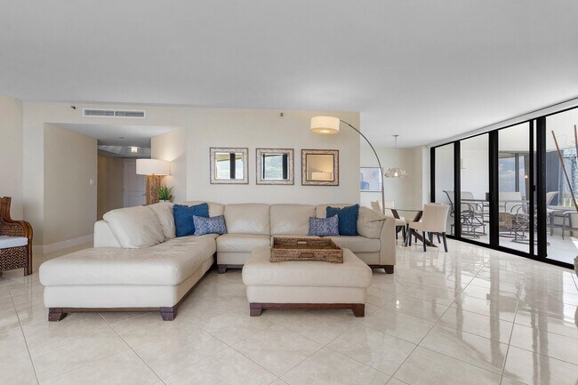 Building Photo - 5080 N Ocean Dr