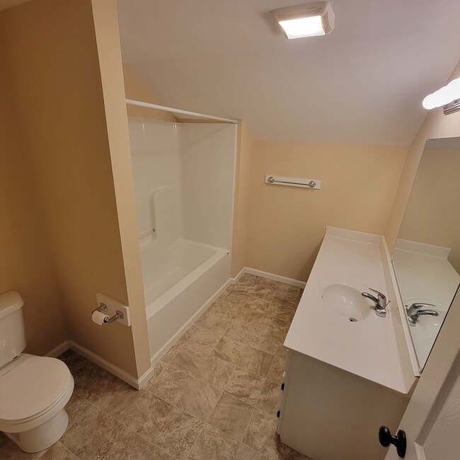 Building Photo - 4/2 Bungalow in Algood City Limits