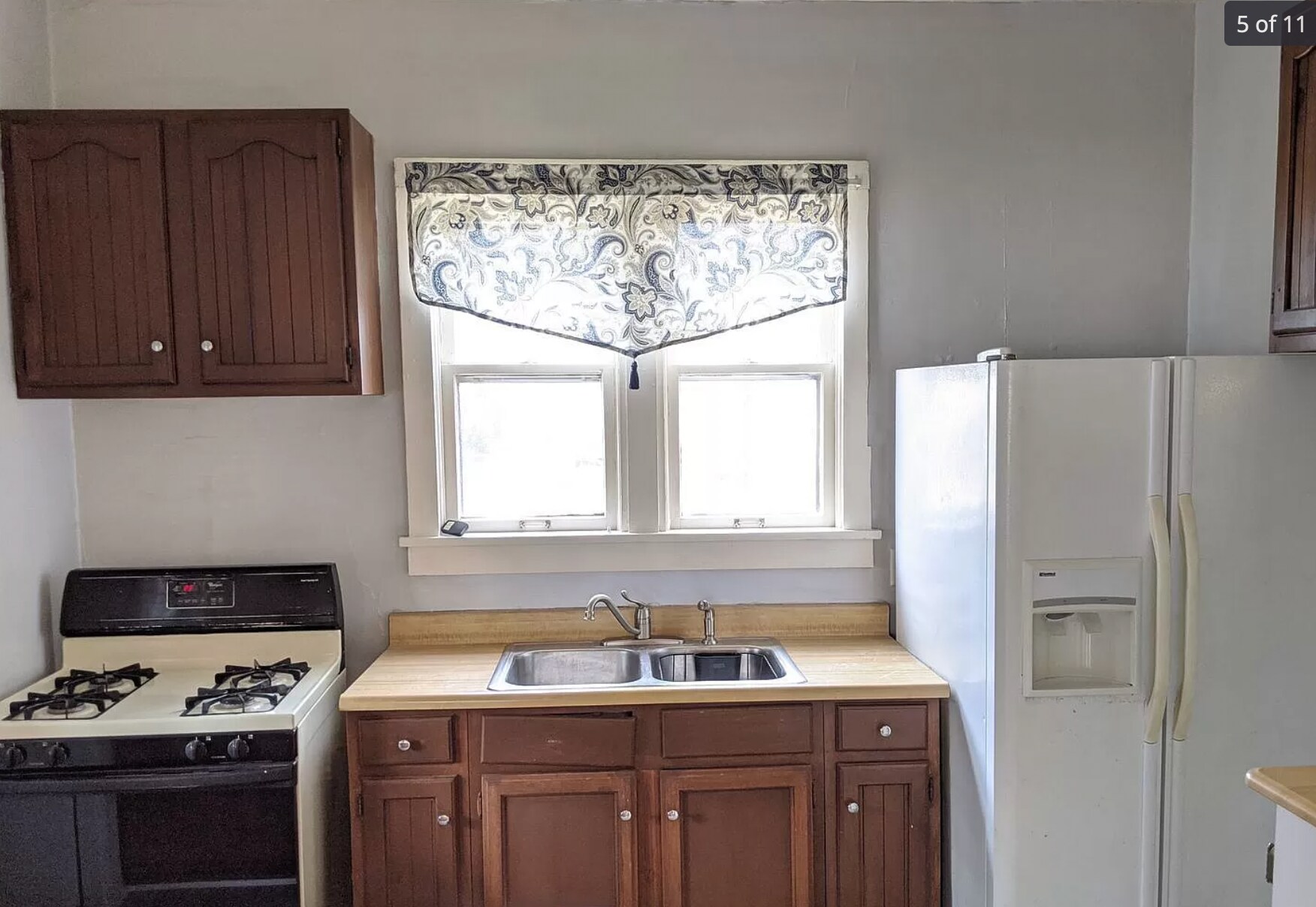 Building Photo - 816 W Grand Ave