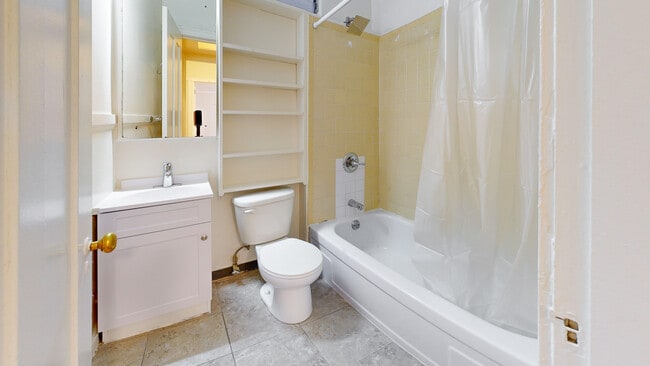 Building Photo - 422 Ellis St