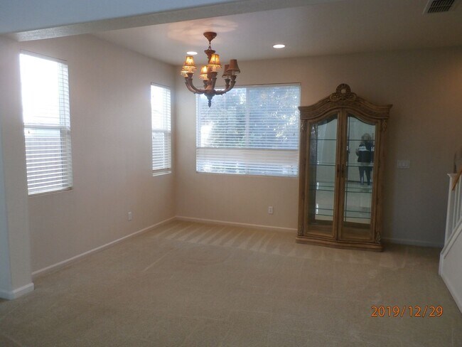 Building Photo - Stunning 4/2.5 Natomas Beauty!  (PLEASE READ ENTIRE AD FOR SHOWING)!
