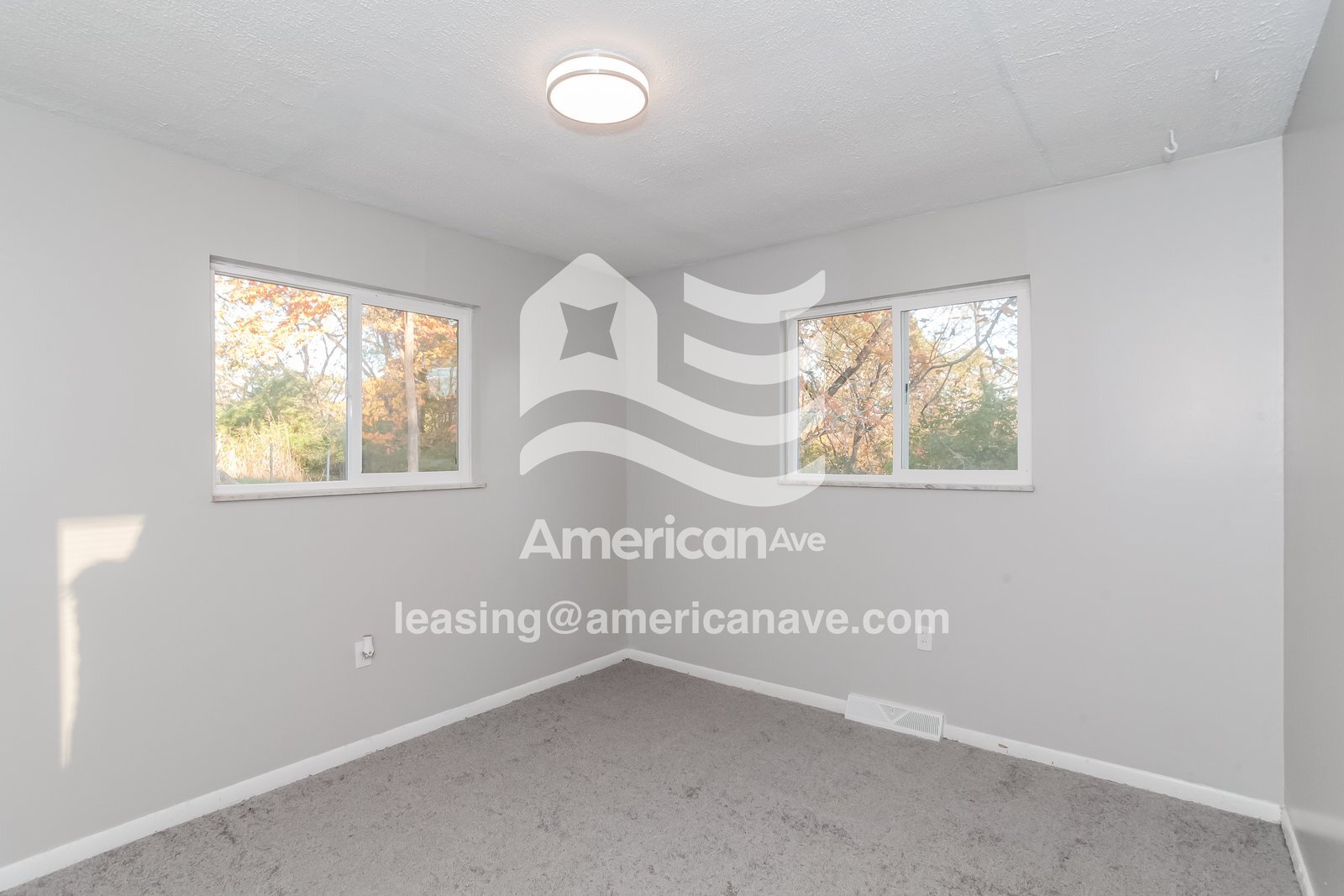 Building Photo - 3075 Percy Ave