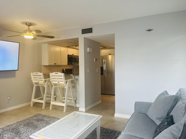 Building Photo - 3142-3153 Sir Hamilton Cir