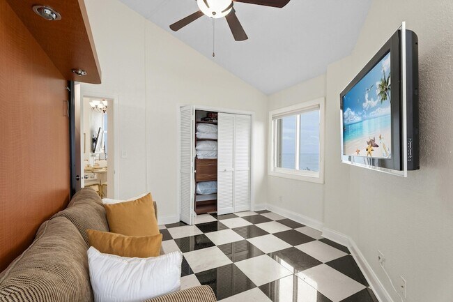 Building Photo - 3870 Jimmy Buffett Mem Hwy