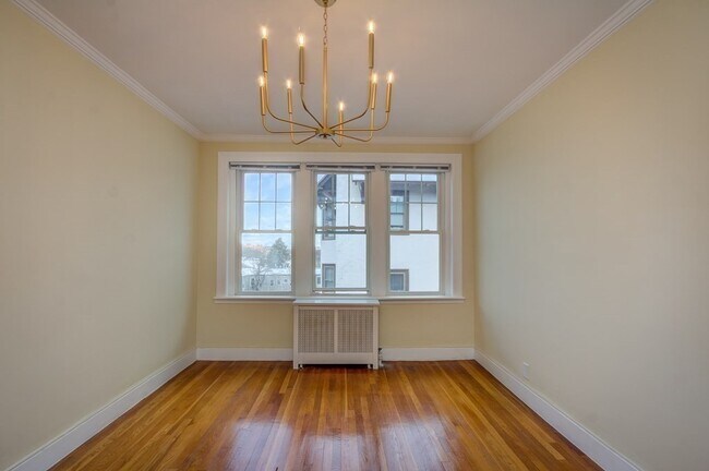 Building Photo - 321 Tappan St