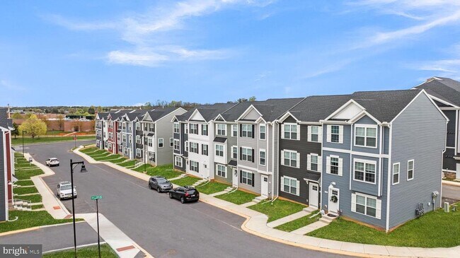 Building Photo - 1201 Walnut Bottom Rd