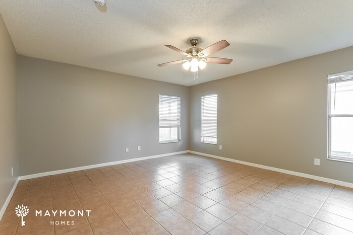 Building Photo - 2202 Lake Pointe Cir