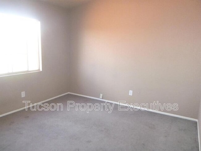 Building Photo - 9472 N Albatross Dr