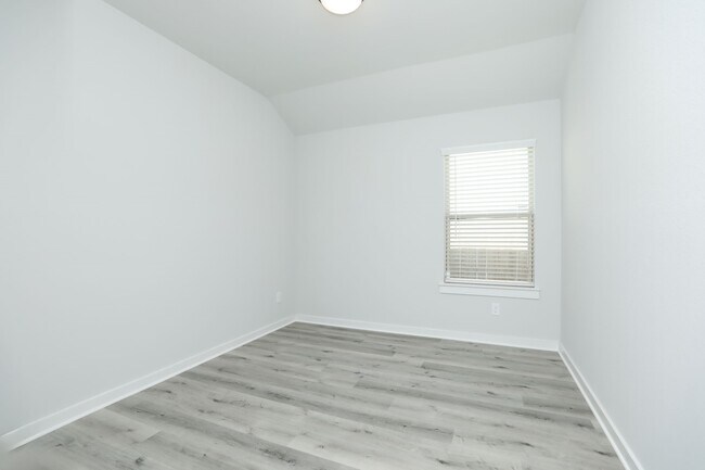 Building Photo - 1023 Santee Ct